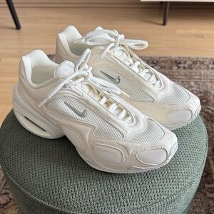 Nike Women's Air Max Muse